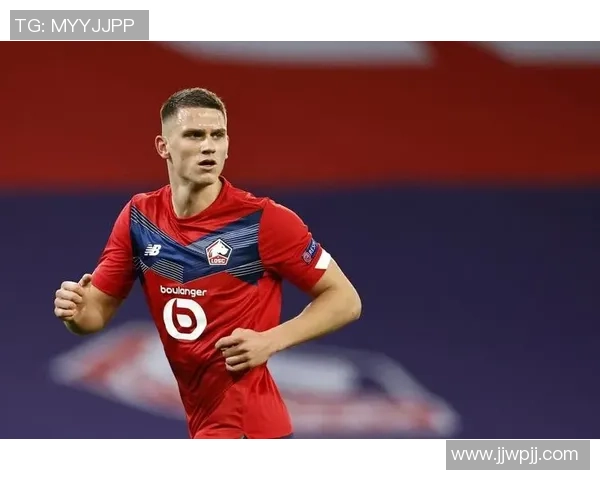 身高195厘米的足球明星如何在绿茵场上展现超凡魅力与实力